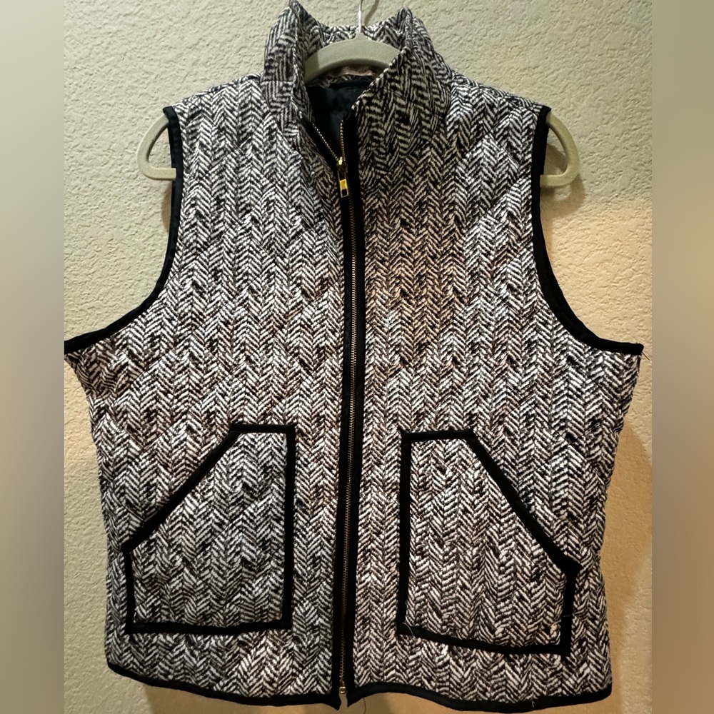 Women’s zip up black and gray vest size XXlarge by E2 clothing